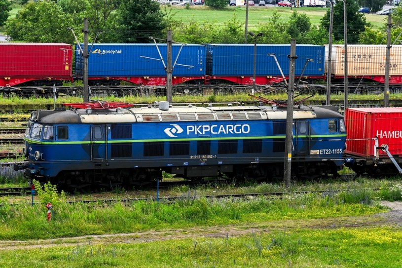 Płaca za "brak świadczenia pracy" - Przykładowy dzień w polskiej firmie kolejowej