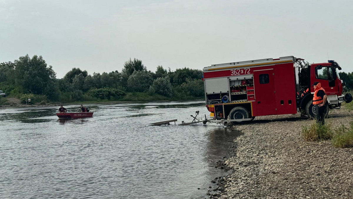 Tragedia nad rzeką: 22-letni mężczyzna utonął podczas kąpieli