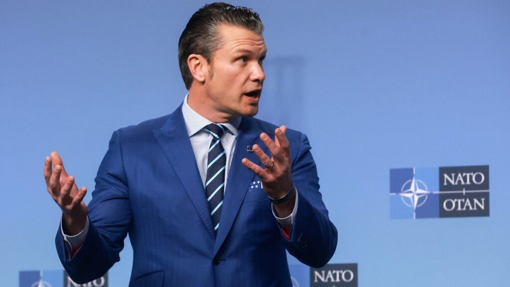 Amerykański samolot wojskowy przyleciał na moskiewskie lotnisko [TRANSMISJA NA ŻYWO]