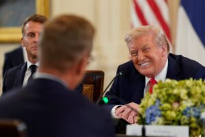 Trump opuścił spotkanie w Białym Domu, by wykonać telefon do Putina – ustalił „Bild”
