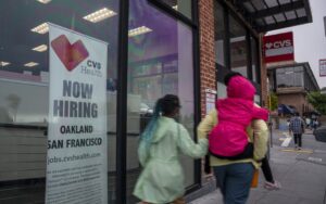 Wzrost liczby nowych wniosków o zasiłek dla bezrobotnych w USA po siedmiu tygodniach spadków