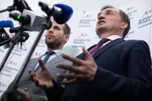 Ziobro składa zawiadomienie do prokuratury na Tuska i Żurka – nie rezygnuje z walki