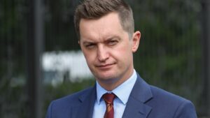 Oskarżenia wobec systemu kaucyjnego. Próba przypisania projektu PiS rządowi Tuska