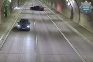 Niebezpieczny zawrót w tunelu na trasie ekspresowej. Kierowcy ponieśli wysoką karę