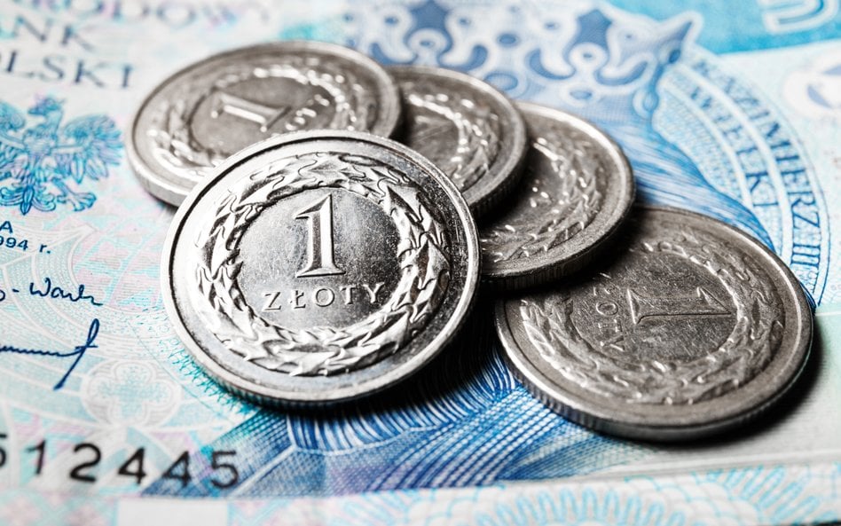 Oto kilka propozycji unikalnych tytułów o zachowanym sensie: 1. Przed nami dni pełne rynkowych szans – złoty pod lupą 2. W nadchodzących dniach nie zabraknie okazji na rynku. Obserwuj kurs złotego 3. Najbliższe dni obfitować będą w okazje inwestycyjne. Sprawdź, co dzieje się ze złotym 4. Szykują się nowe rynkowe możliwości – zachowaj czujność wobec złotego 5. Rynkowe szanse przed nami; szczególna uwaga na zachowanie złotego
