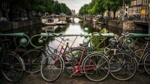 Europejskie miasto otwarte na różnorodność ma dość napływu turystów – nadchodzą znaczące zmiany