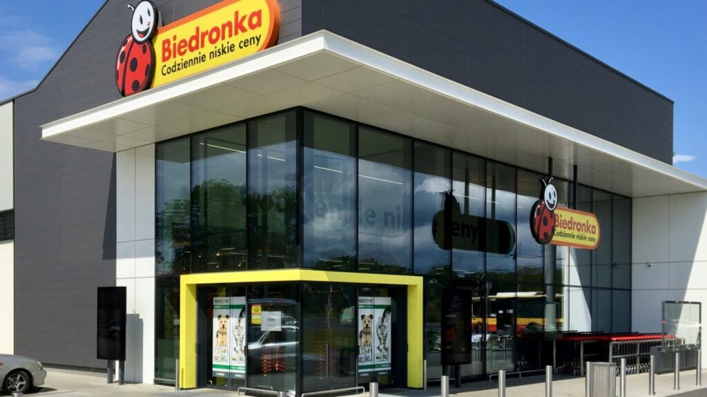 Biedronka wprowadza nowy system monitoringu czasu – kary mogą sięgać 3,5 tys. zł