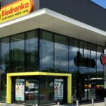 Biedronka wprowadza nowy system monitoringu czasu – kary mogą sięgać 3,5 tys. zł