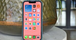 Recenzja iPhone'a 16e. Niedrogi model smartfona od Apple. Czy jest to realne?