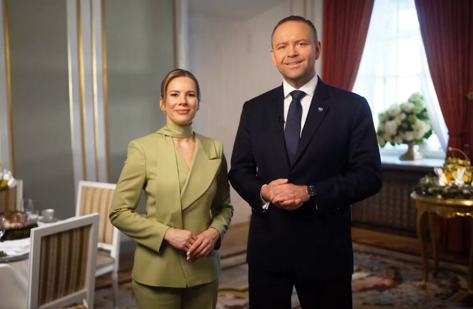 Para prezydencka składa świąteczne życzenia: "Chrystus zmartwychwstał" w opublikowanym nagraniu