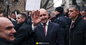 Ekspilot myśliwca walczy o władzę w Bułgarii. "Jego możliwości pozostają zagadką"