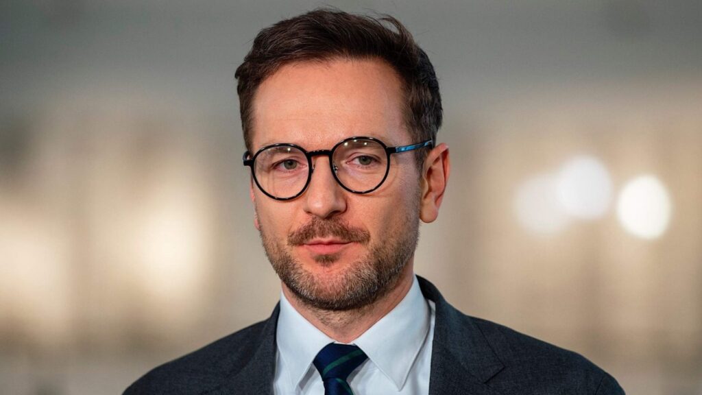 Waldemar Buda bohaterem kontrowersji. Odpowiedział na komentarze rzecznika PiS