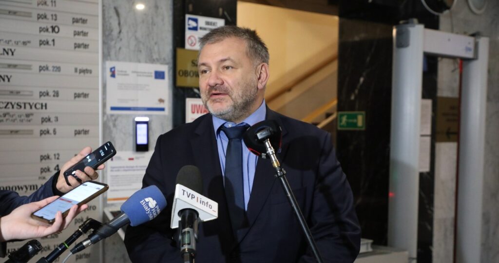 "Kraj europejski zbyt uległy Moskwie? Żurek wyraża frustrację decyzjami władz"