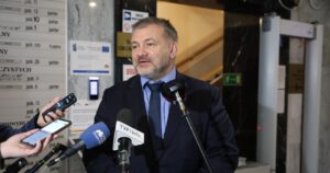 "Kraj europejski zbyt uległy Moskwie? Żurek wyraża frustrację decyzjami władz"