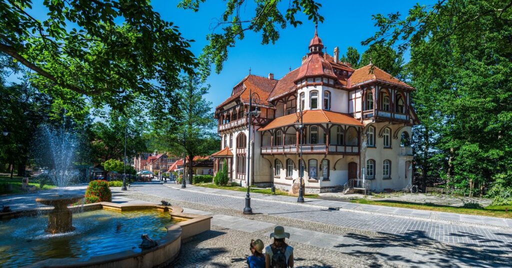 Koszty pobytu w sanatorium z NFZ w 2026 roku – nowe ceny od maja. Sprawdź, ile zapłacisz za leczenie uzdrowiskowe na NFZ
