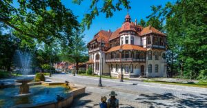 Koszty pobytu w sanatorium z NFZ w 2026 roku – nowe ceny od maja. Sprawdź, ile zapłacisz za leczenie uzdrowiskowe na NFZ